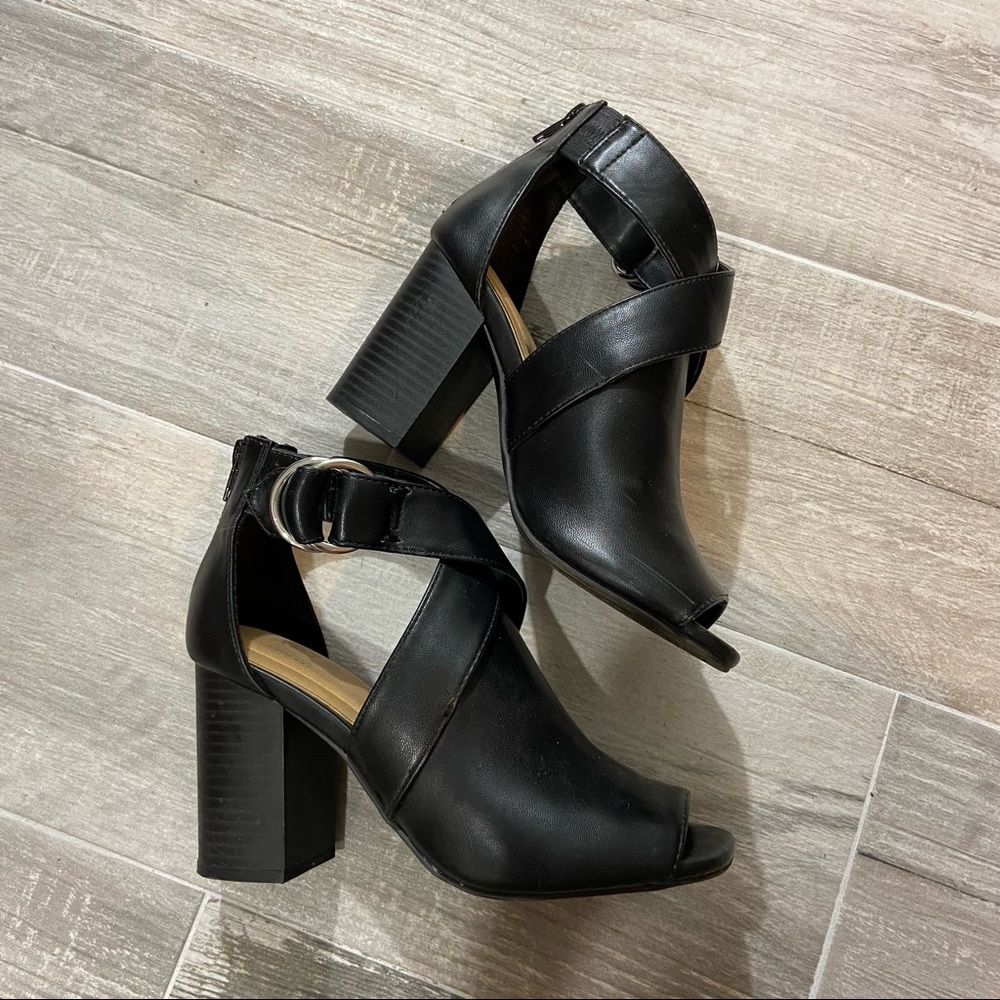 APT9 Black Sandals Heels Women Size 6
